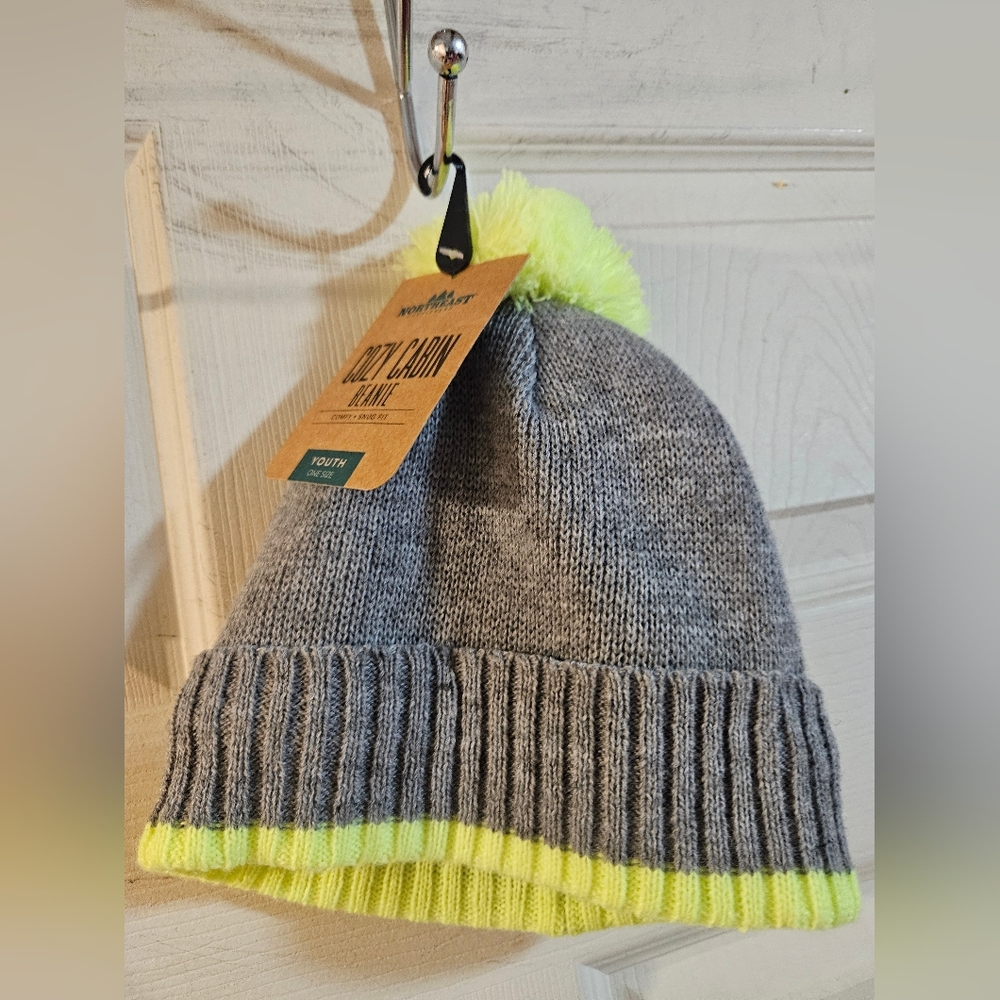 Northeast Outfitters Youth Cozy Colorblock Pom Pom Hat: GRAY: NEW WITH TAGS: OS